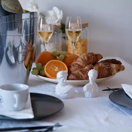 Cozy Penthouse Loft - Near The Airport 万塔